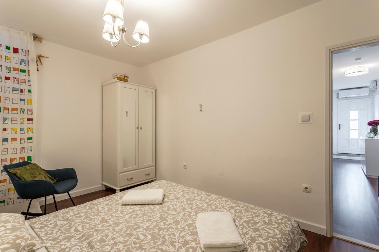 Dalmatian 230M2 With Pool And Garden Near The Old Town For Families Apartment Split Bagian luar foto