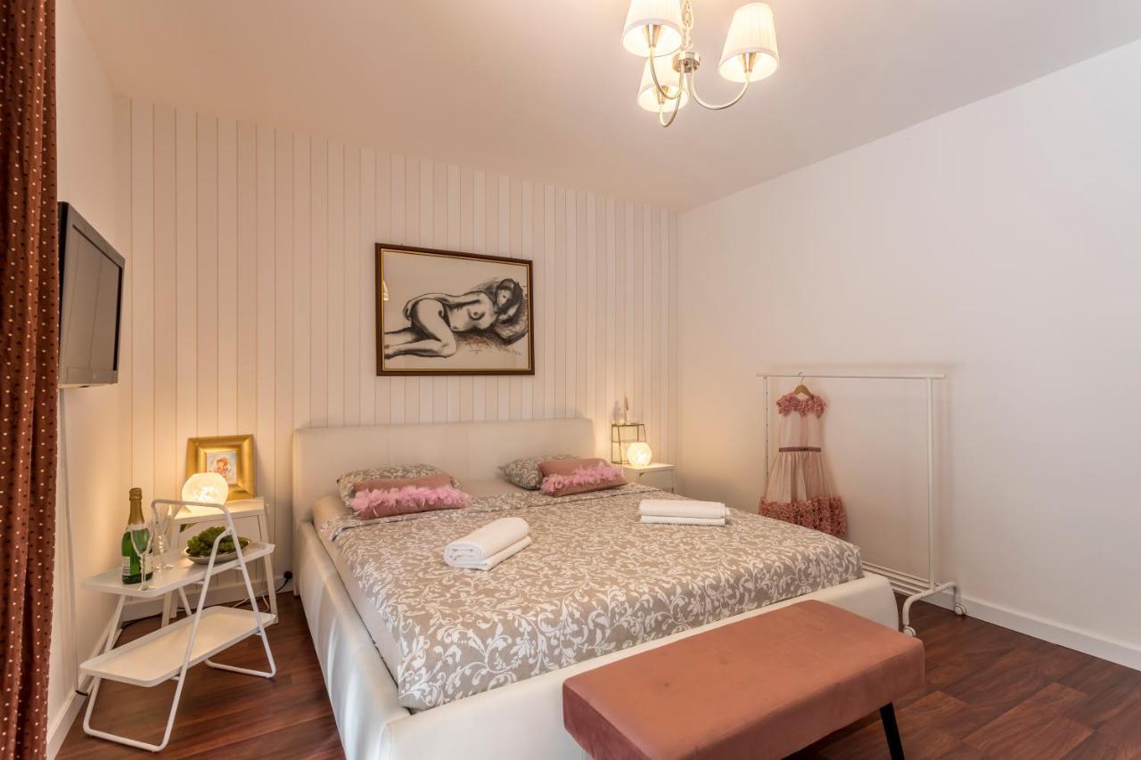 Dalmatian 230M2 With Pool And Garden Near The Old Town For Families Apartment Split Bagian luar foto