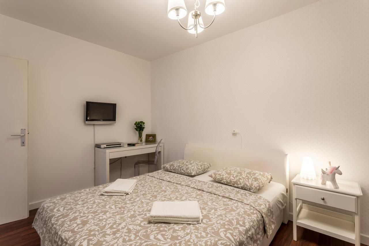 Dalmatian 230M2 With Pool And Garden Near The Old Town For Families Apartment Split Bagian luar foto