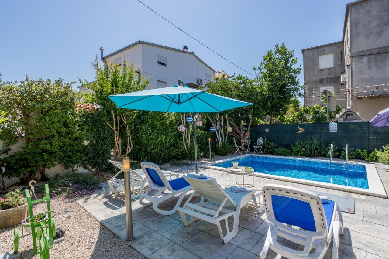 Dalmatian 230M2 With Pool And Garden Near The Old Town For Families Apartment Split Bagian luar foto