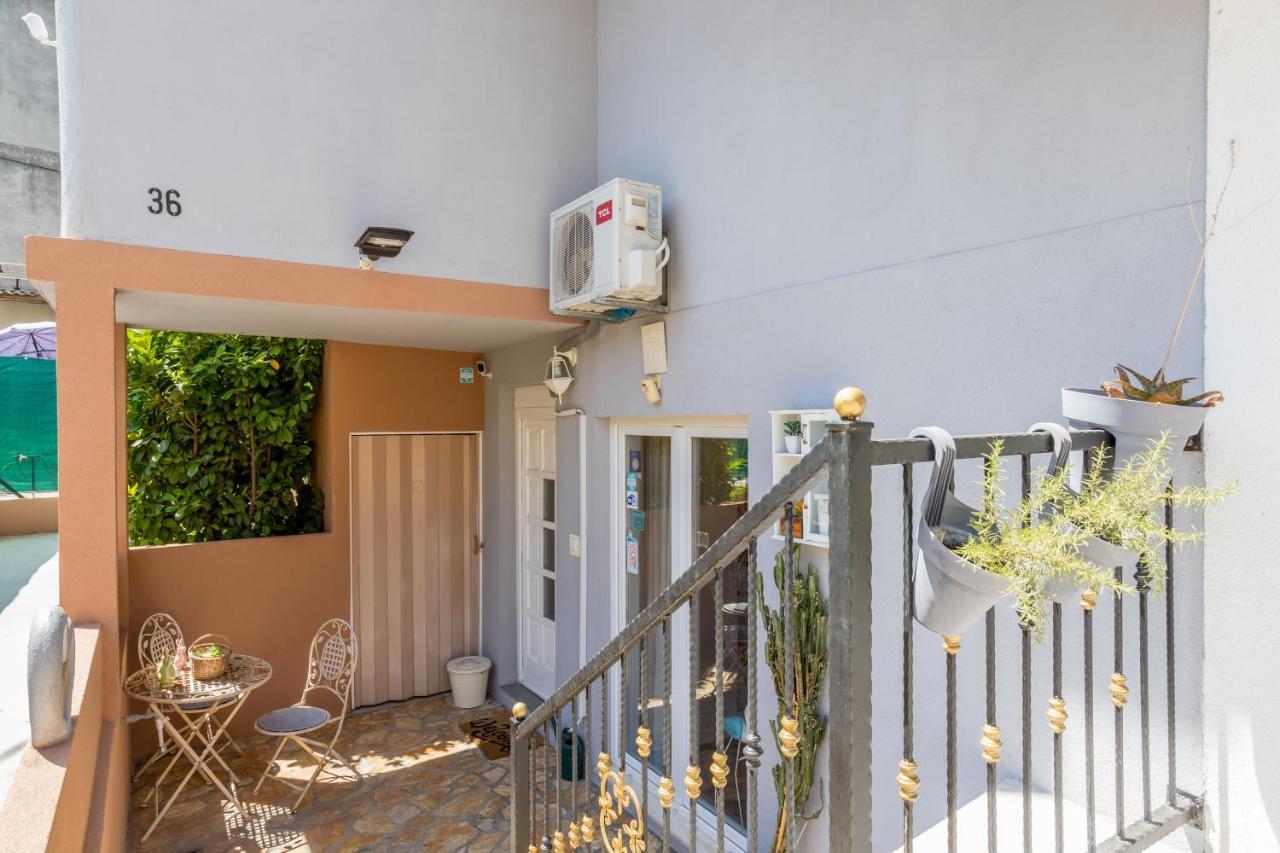 Dalmatian 230M2 With Pool And Garden Near The Old Town For Families Apartment Split Bagian luar foto