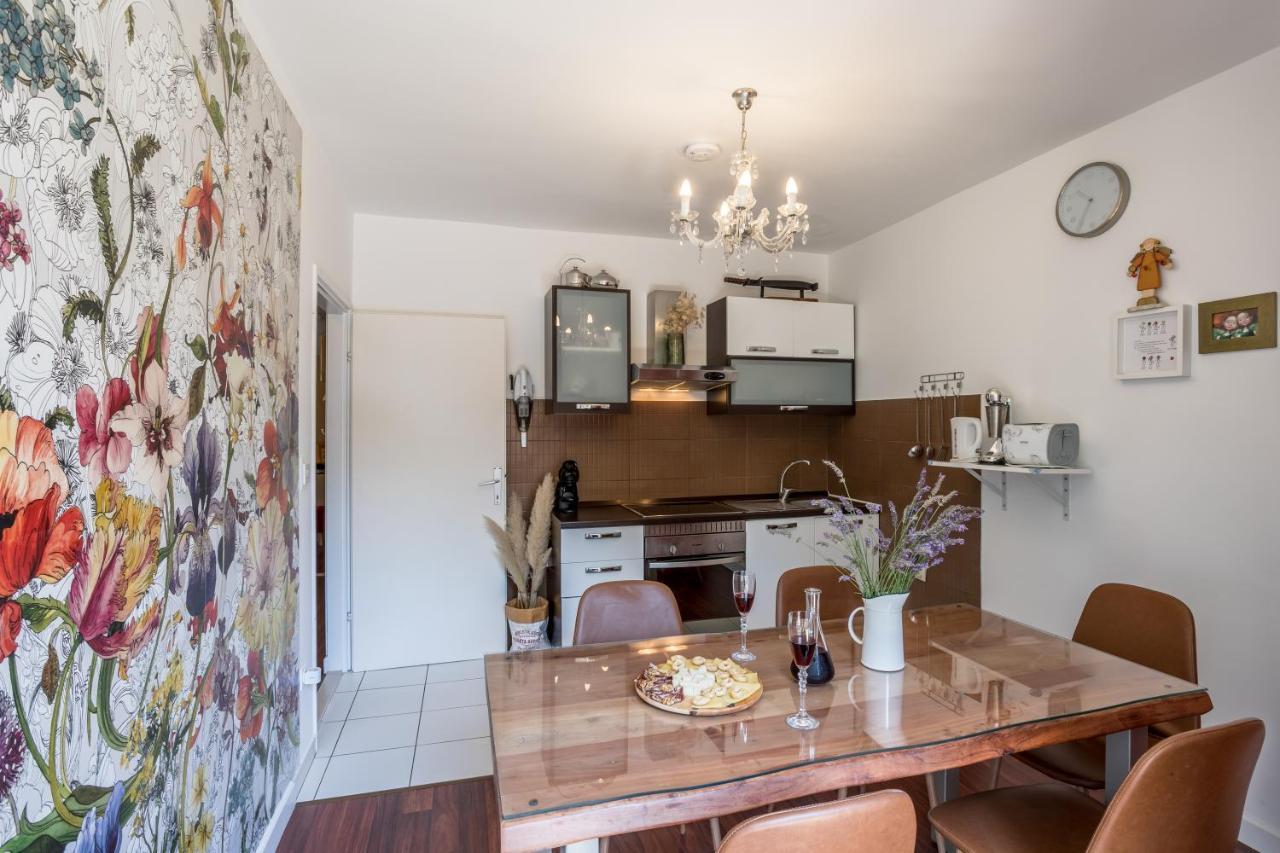 Dalmatian 230M2 With Pool And Garden Near The Old Town For Families Apartment Split Bagian luar foto