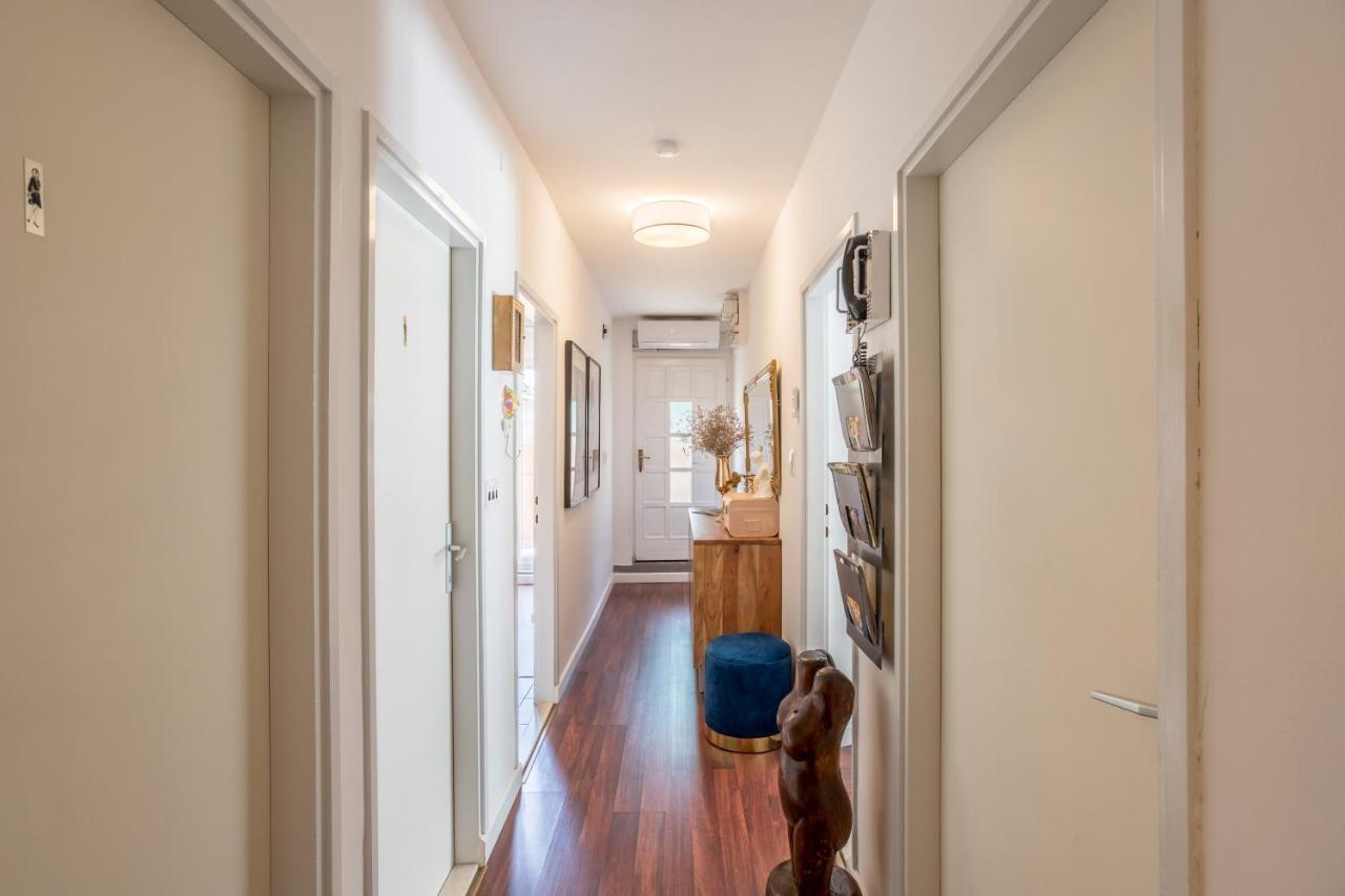 Dalmatian 230M2 With Pool And Garden Near The Old Town For Families Apartment Split Bagian luar foto
