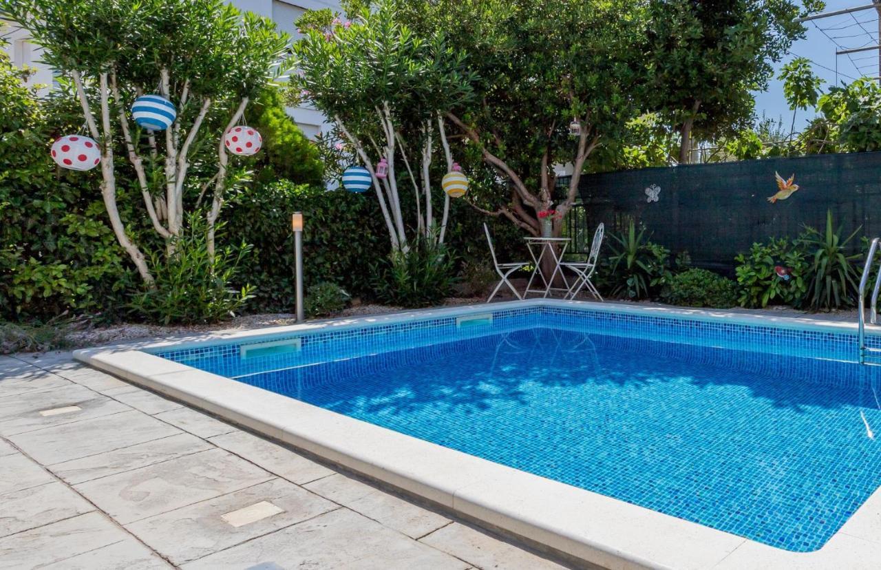 Dalmatian 230M2 With Pool And Garden Near The Old Town For Families Apartment Split Bagian luar foto