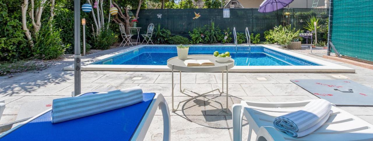 Dalmatian 230M2 With Pool And Garden Near The Old Town For Families Apartment Split Bagian luar foto