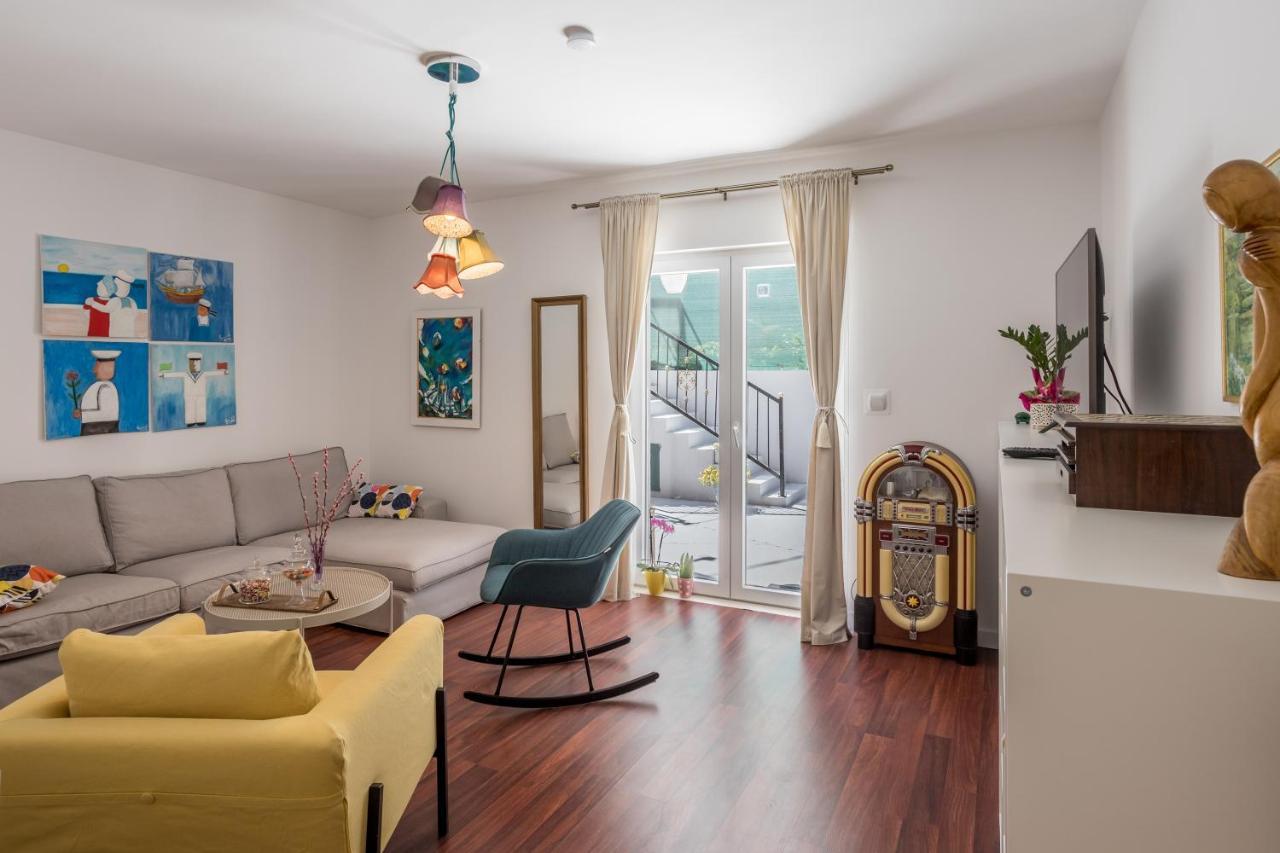 Dalmatian 230M2 With Pool And Garden Near The Old Town For Families Apartment Split Bagian luar foto