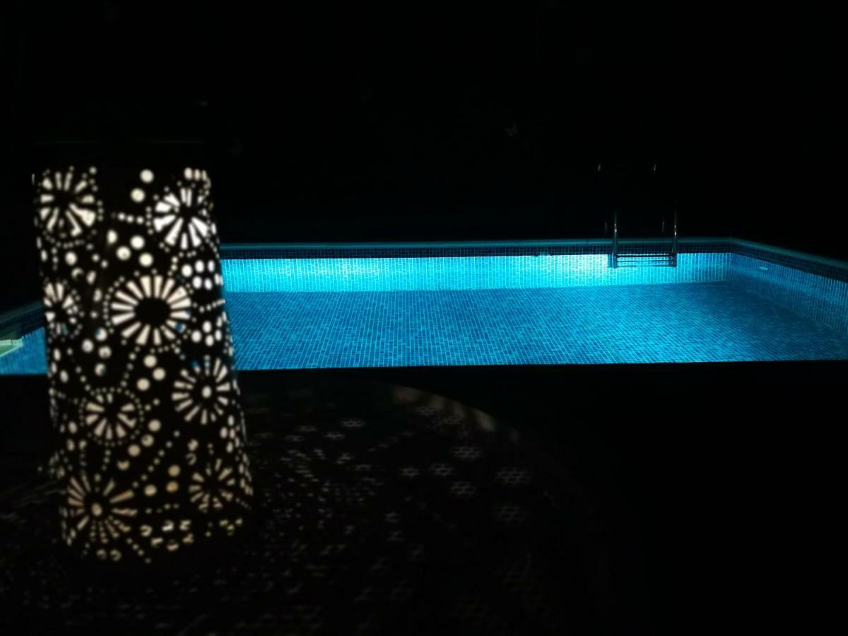 Dalmatian 230M2 With Pool And Garden Near The Old Town For Families Apartment Split Bagian luar foto